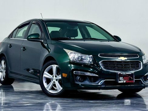 Used 2015 Chevrolet Cruze LT w/ RS Package FWD image 2