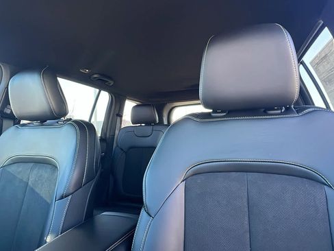 New 2025 Jeep Grand Cherokee Altitude image 11