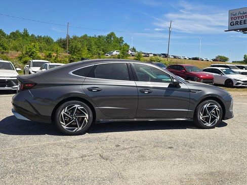 New 2026 Hyundai Sonata SEL FWD image 2