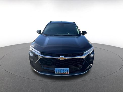 Used 2025 Chevrolet Trax LT image 4