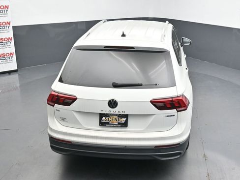 Used 2024 Volkswagen Tiguan SE AWD/4WD image 31