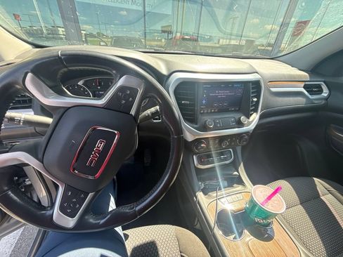 Used 2020 GMC Acadia SLE FWD image 15