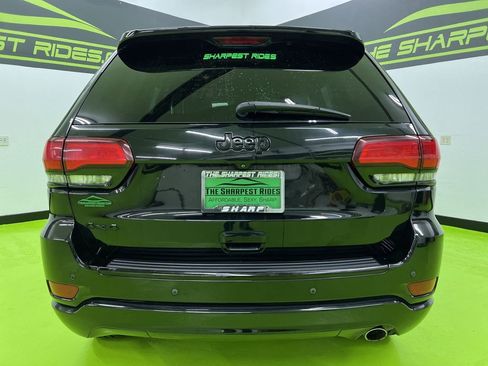 Used 2018 Jeep Grand Cherokee Altitude AWD/4WD image 8