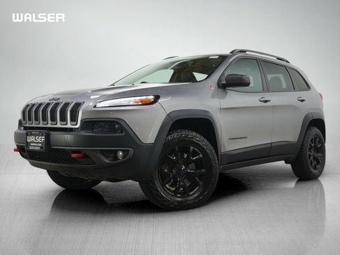 Used 2016 Jeep Cherokee Trailhawk w/ Cold Weather Group AWD/4WD image 1