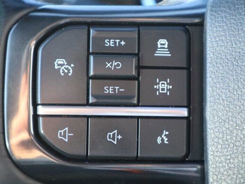Used 2025 Ford F350 Platinum AWD/4WD image 23