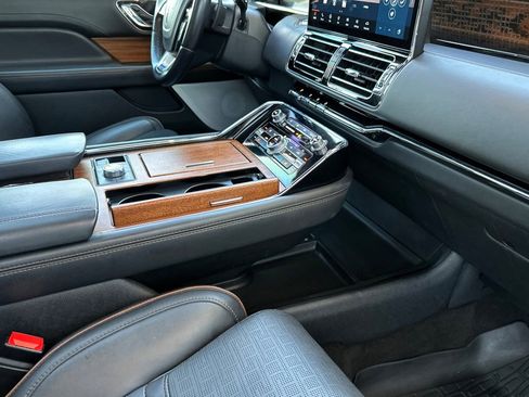 Used 2022 Lincoln Navigator L Black Label AWD/4WD image 18