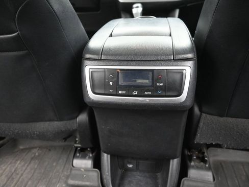 Used 2017 Toyota Highlander XLE AWD/4WD image 10