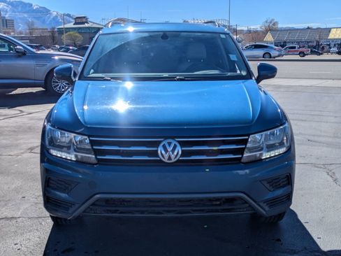 Used 2019 Volkswagen Tiguan SE w/ Panoramic Sunroof Package image 10