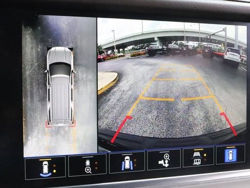 Used 2023 GMC Yukon Denali image 25