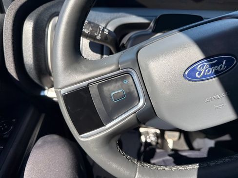 Used 2025 Ford Expedition Active AWD/4WD image 38