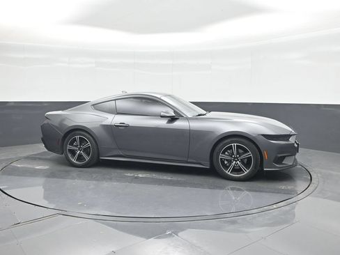 Used 2025 Ford Mustang Coupe RWD image 11