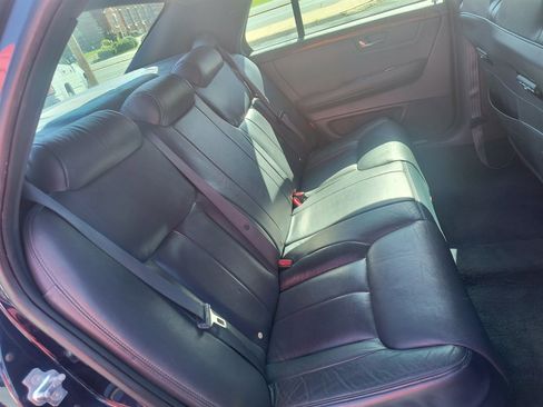 Used 2010 Cadillac DTS Limousine image 26