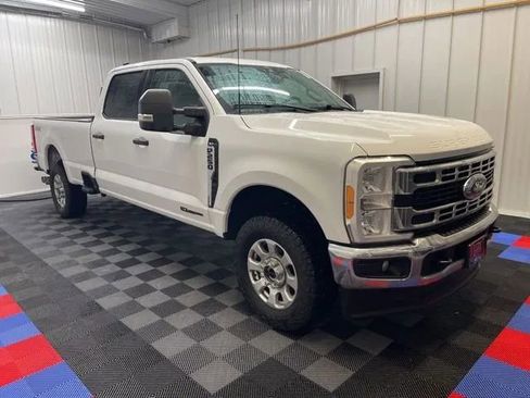 Used 2023 Ford F250 XLT image 2