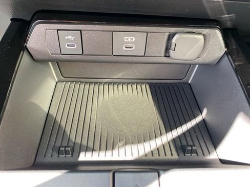 New 2026 Toyota Prius Plug-In Hybrid FWD image 36