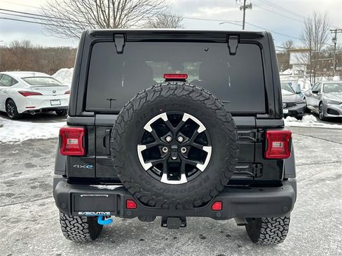 Used 2024 Jeep Wrangler Unlimited Rubicon 4xe image 3
