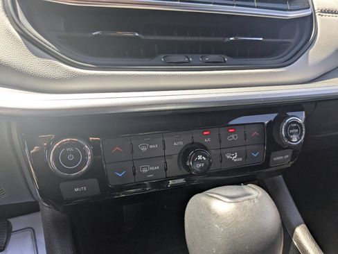 Used 2025 Jeep Compass Limited AWD/4WD image 24