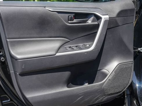 Used 2025 Toyota RAV4 LE AWD/4WD image 20
