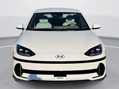 New 2025 Hyundai Ioniq 6 SEL image 2