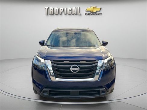Used 2024 Nissan Pathfinder SV image 8
