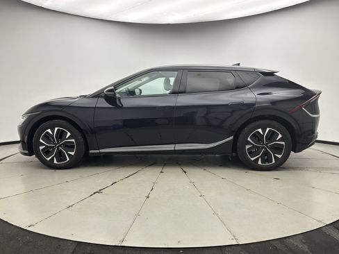 Used 2024 Kia EV6 Wind image 2