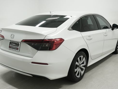 Used 2023 Honda Civic LX image 4