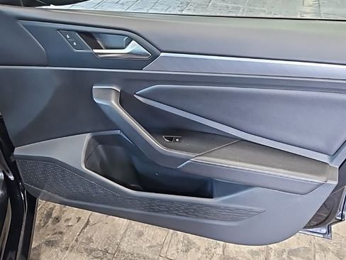 Used 2024 Volkswagen Jetta SE image 10