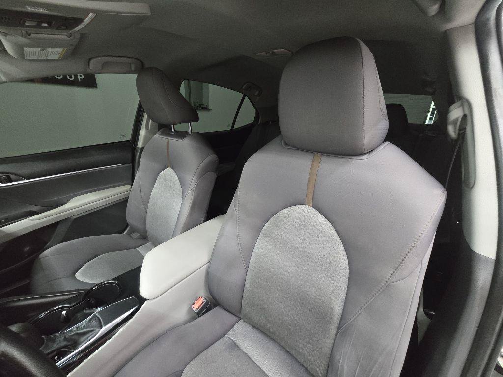 Used 2020 Toyota Camry LE FWD image 13