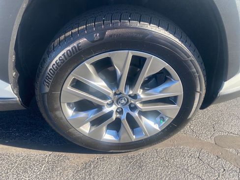 Used 2019 Toyota RAV4 Limited w/ Cold Weather Package AWD/4WD image 25