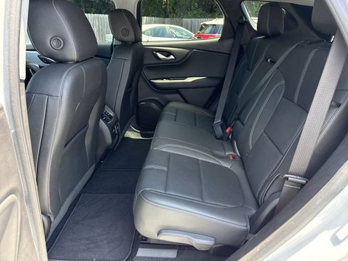 Used 2024 Chevrolet Blazer LT w/ Sound & Technology Package FWD image 10