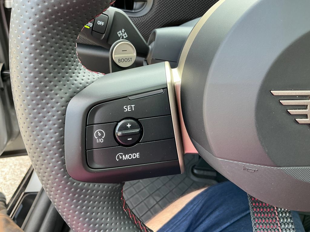 Used 2025 MINI Cooper S FWD image 23