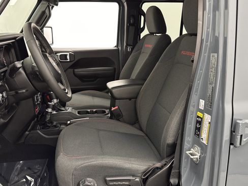 Used 2025 Jeep Wrangler Unlimited Rubicon image 11