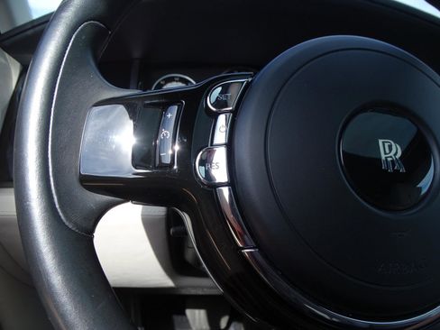 Used 2015 Rolls-Royce Wraith RWD image 26