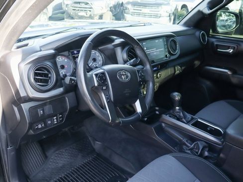 Used 2021 Toyota Tacoma TRD Off-Road image 20