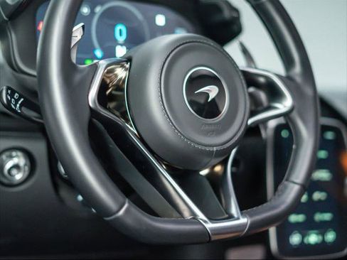 Used 2025 McLaren Artura Spider image 15