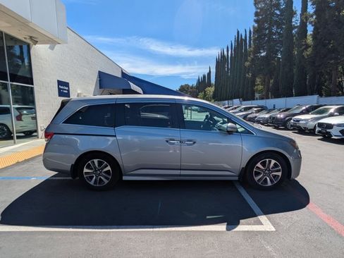 Used 2016 Honda Odyssey Touring image 4