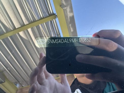 Used 2021 Hyundai Santa Fe Limited image 43