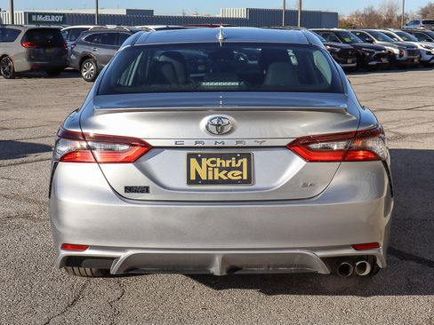 Used 2024 Toyota Camry SE image 5