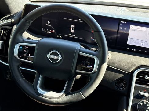 Used 2025 Nissan Armada Platinum image 13