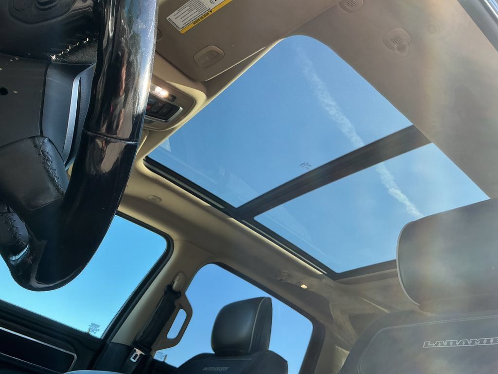 Used 2019 RAM 1500 Laramie AWD/4WD image 21