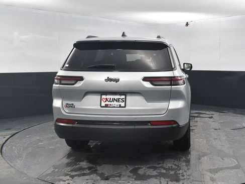 Used 2024 Jeep Grand Cherokee L Laredo image 8