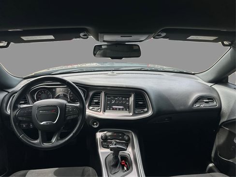 Used 2019 Dodge Challenger SXT RWD image 27
