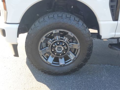 Used 2024 Ford F250 Lariat w/ Sport Appearance Package image 5