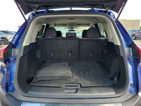 Used 2023 Nissan Rogue SV image 8