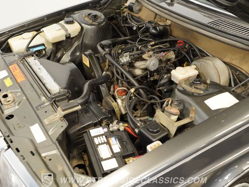 Used 1988 Volvo 240 Sedan RWD image 40