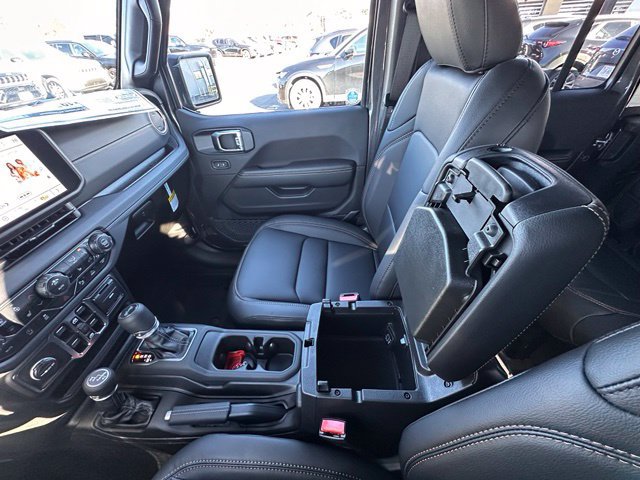 New 2027 Jeep Wrangler Unlimited Sahara AWD/4WD image 24