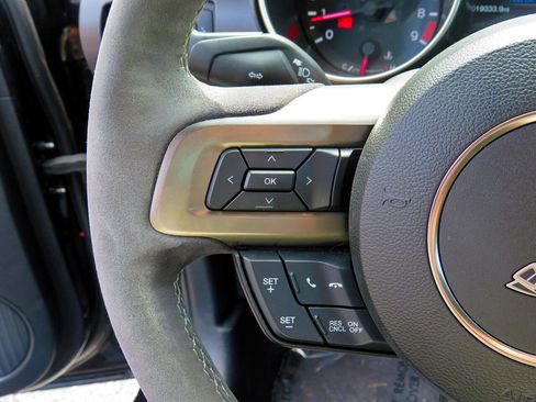 Used 2016 Ford Mustang Shelby GT350 w/ Technology Package image 20