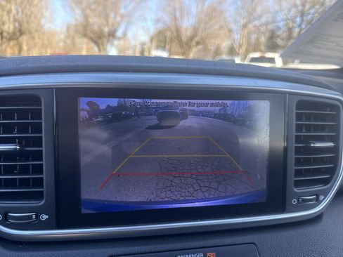 Used 2020 Kia Sportage S image 22