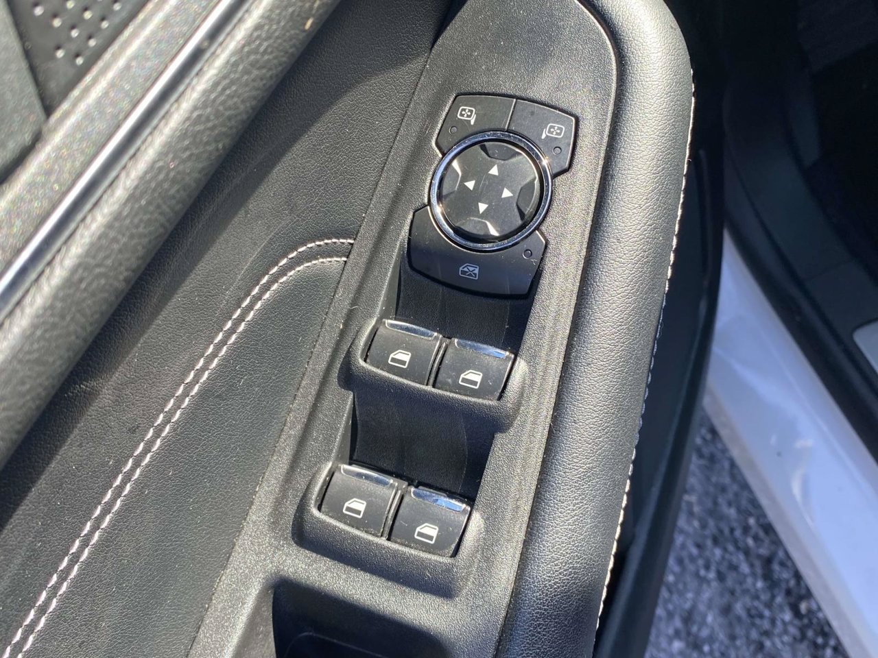 Used 2022 Ford Edge Titanium AWD/4WD image 26