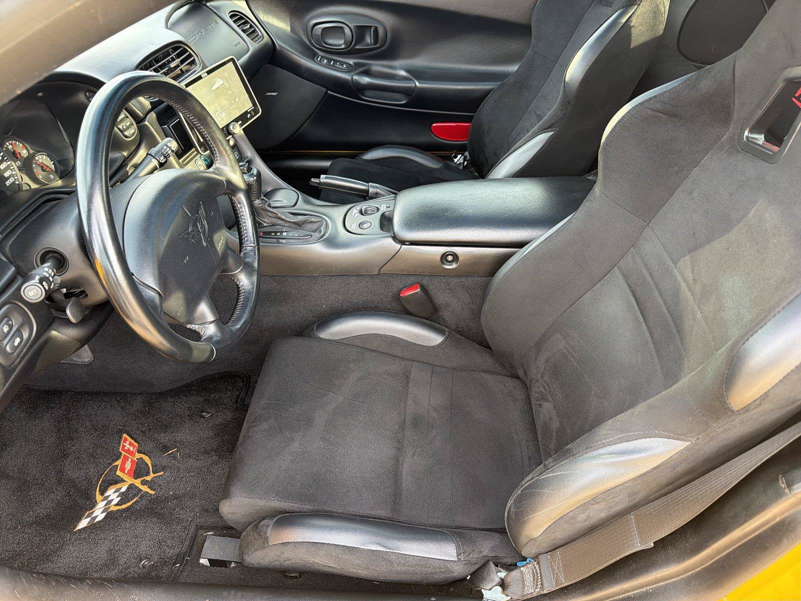 Used 2001 Chevrolet Corvette Coupe w/ Preferred Equipment Group2 RWD image 8