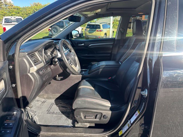 Used 2019 Toyota Highlander SE AWD/4WD image 20